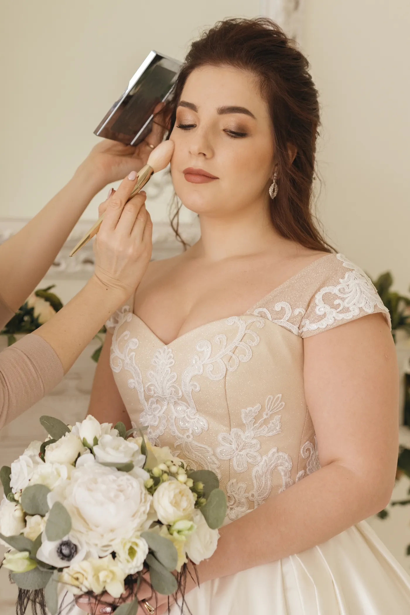 Maquillage de mariée longue tenue le jour du mariage à Poussan