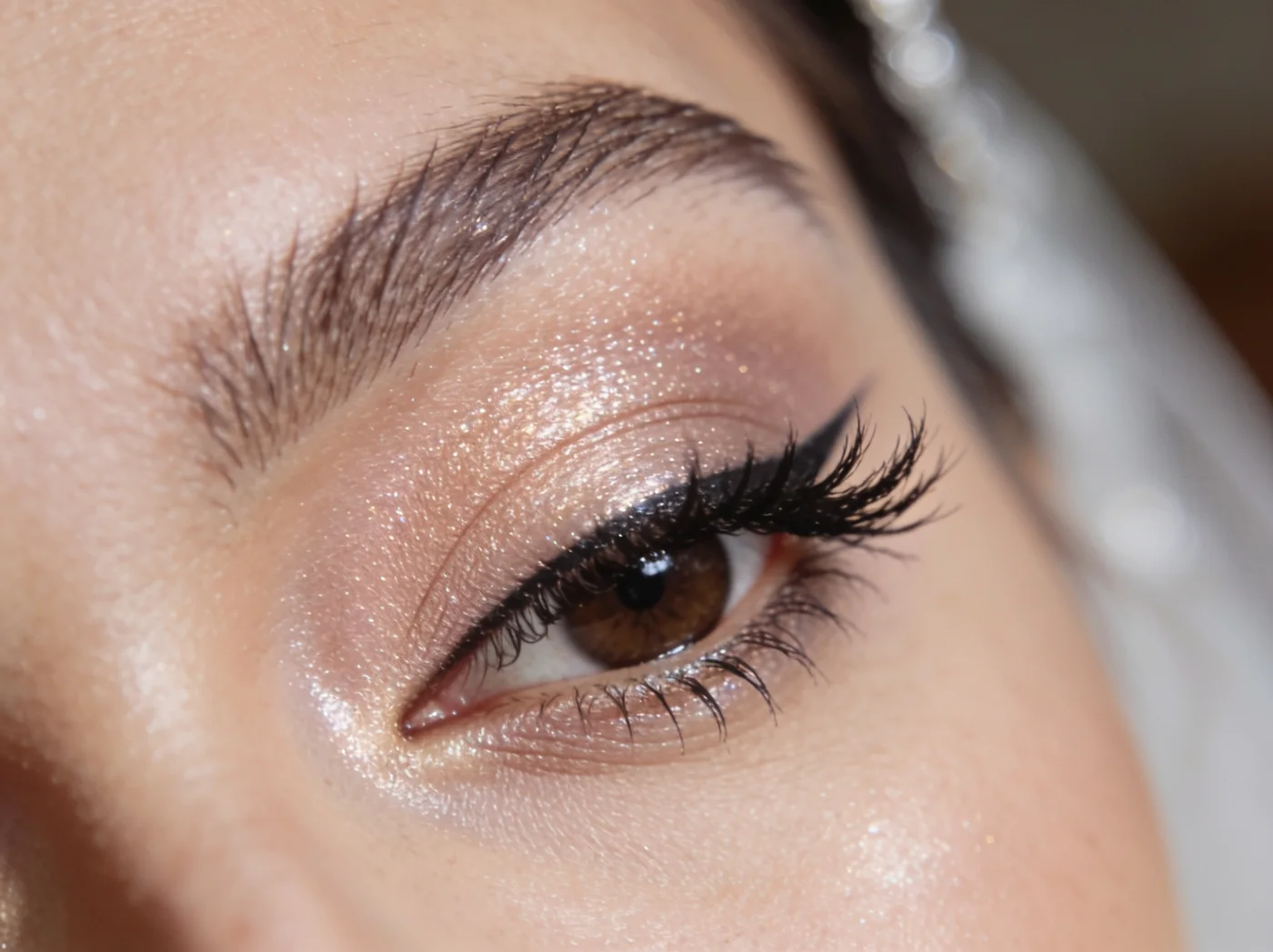 Maquillage des lèvres de la mariée, bouche et finitions, à Poussan