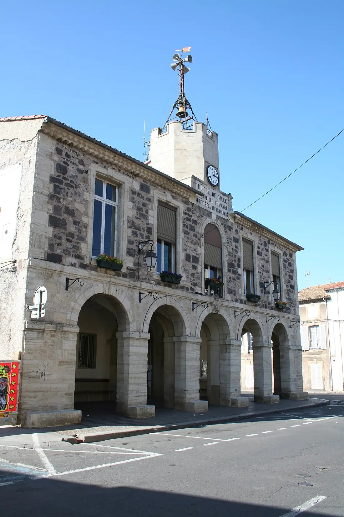 Mairie de Bessan à Bessan